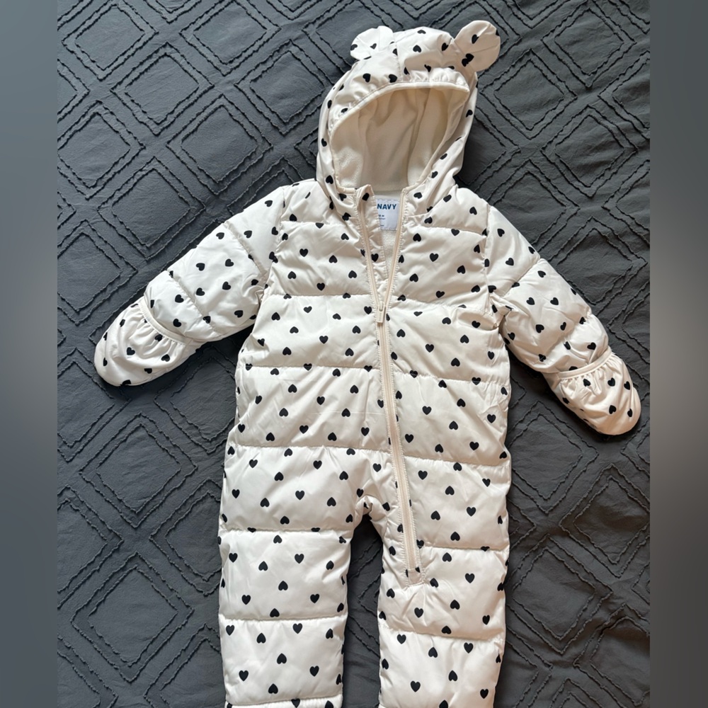 Old Navy Miniheart Unisex Snowsuit - 18MO